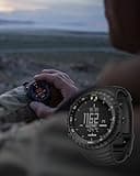 Suunto Core Montre de Sport Outdoor avec Altimètre, Baromètre et Boussole, Smartwatch Extérieur Traditionnelle Intelligent Étanche pour Les Aventures en Plein Air